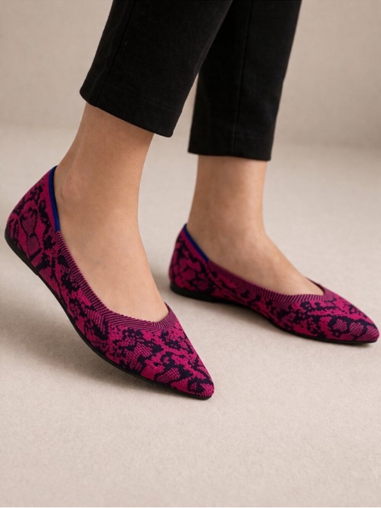 Rothy's Shoes - Rothy's The Point Flats Fuchsia Navy Snake Print Size 8
Retired Rare